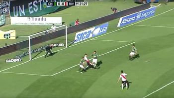 a lo van basten: pecho, sombrero y volea de alario en el primer gol de river a lo van basten: pecho, sombrero y volea de alario en el primer gol de river