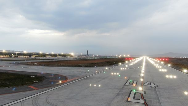 AIFA y los vuelos demorados de este lunes.