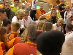 el video de mauro icardi pegandole un cabezazo a un hincha del galatasaray el video de mauro icardi pegandole un cabezazo a un hincha del galatasaray