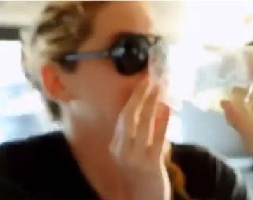 Famosa cantante se animó a tomar su propia orina en un reality