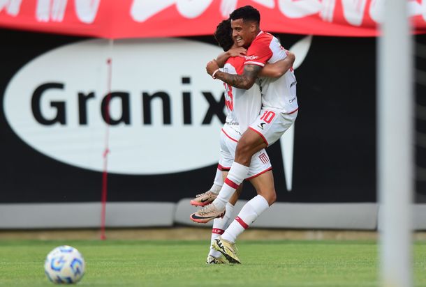 Instituto de Córdoba goleó a Gimnasia y arrancó el Torneo Apertura con una sonrisa