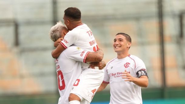 En el debut del Ogro Fabbiani, Barracas le ganó 2-0 a Newells con polémica