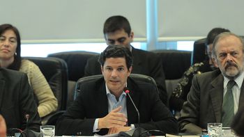 Luciano Laspina (PRO) encabezó al discusión en la Comisión de Presupuesto y Hacienca de la Cámara Baja Luciano Laspina (PRO) encabezó al discusión en la Comisión de Presupuesto y Hacienca de la Cámara Baja