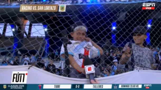 Insólito: un nene hincha de River fue a la cancha de Racing con la camiseta de Atlético Tucumán