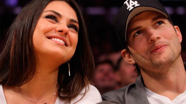 Mila Kunis guarda un arma en la casa que comparte con Ashton Kutcher