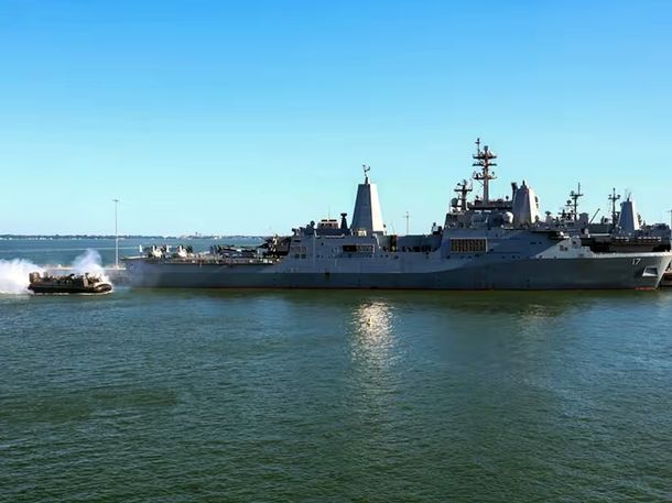 El USS Iwo Jima está desplegado en el Caribe.