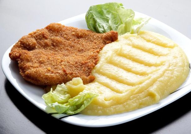 Los bodegones porteños donde la milanesa con puré es una tradición increíble