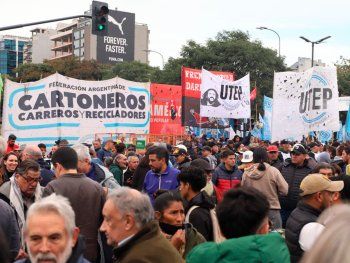 Día del Trabajador: miles de personas protestaron contra el ajuste de Milei