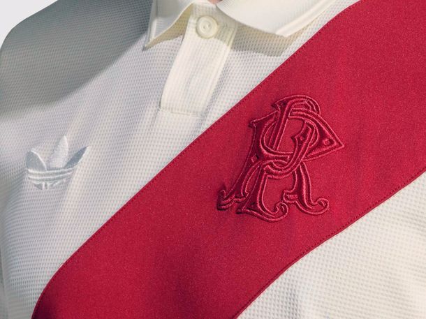 River encontró un escudo desconocido de 1914 y suma una nueva pieza a su rica historia