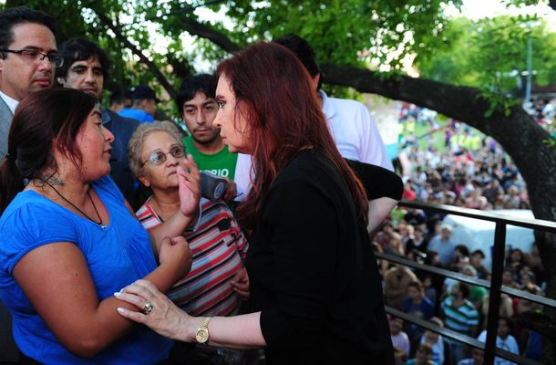 Cristina recorrió zonas afectadas del Barrio Mitre, en Capital