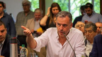 El intendente de Canelones y precandidato a la presidencia de Uruguay, Yamandú Orsi, dejará su cargo después de diciembre. El intendente de Canelones y precandidato a la presidencia de Uruguay, Yamandú Orsi, dejará su cargo después de diciembre.