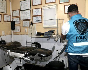 Detuvieron a dos falsos dentistas que atendían en Liniers