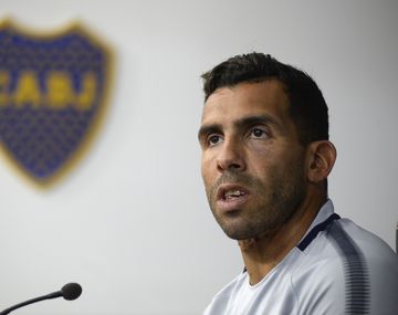 Carlos Tevez anunció su retiro