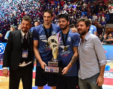 Marcelo Tinelli y Matías Lammens celebran con el trofeo