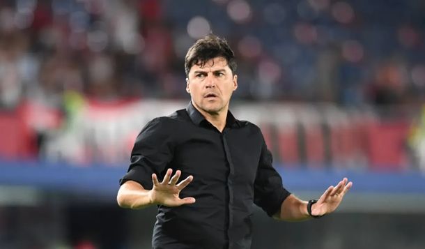 Cacique Medina llega a La Plata para asumir como nuevo DT de Estudiantes