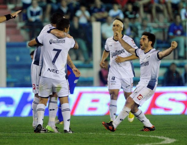 Quilmes derrotó a Olimpo y lo hundió en el descenso