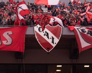 Independiente: hinchas protestaron pacíficamente contra la Comisión Directiva del club