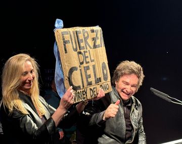 Los fuertes insultos de Milei a los periodistas en Plaza Lezama