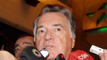 barrionuevo pide suba de 30% y paritarias cada 6 meses barrionuevo pide suba de 30% y paritarias cada 6 meses