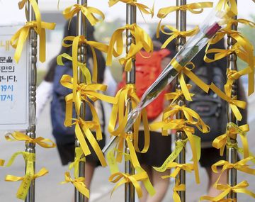 Dolor en la apertura del colegio de los estudiantes del ferry