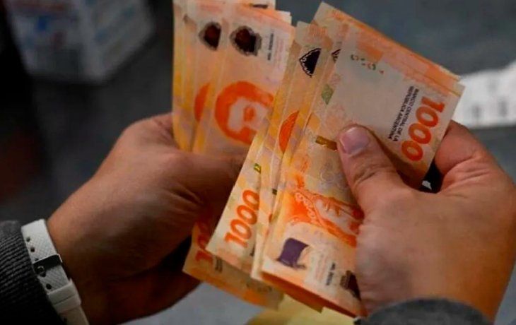 Los salarios registrados perdieron terreno frente a la inflación en diciembre y cerraron 2025 a la baja