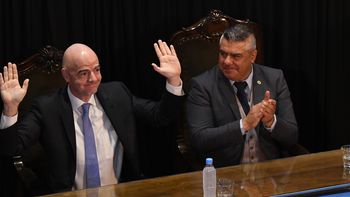 Infantino, junto a Tapia en la AFA Infantino, junto a Tapia en la AFA