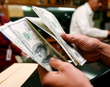 Inesperado brusco salto del dólar: roza los 18 pesos