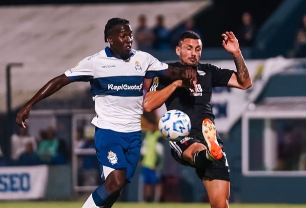 Gimnasia logró un agónico empate de local ante Deportivo Riestra por el Torneo Apertura 2025