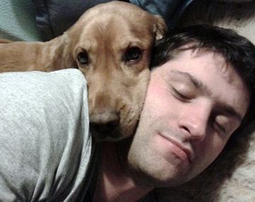 Quiso salvar a su perro