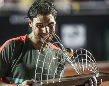 Rafa Nadal se coronó en Río y alcanzó a Guillermo Vilas