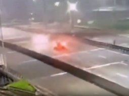 manejo borracha en contramano por el buen ayre y choco a un patrullero