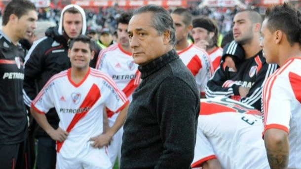 Jugó en el fútbol argentino y descendió con River