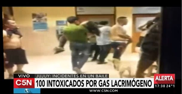 Un hombre tiró una bomba lacrimógena en el centro de la pista