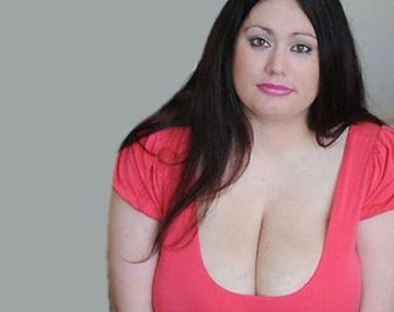 Intentó asesinar a su novio ahogándolo con sus lolas