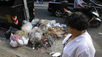 preocupacion por la acumulacion de basura ante la fuerte tormenta preocupacion por la acumulacion de basura ante la fuerte tormenta