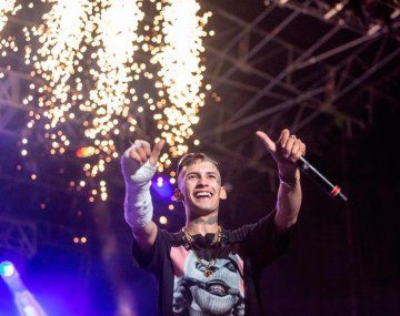 L-Gante volvió a cantar con Tini y cerró el show con un irónico mensaje: ¡Esta vez me quedé hasta el final!