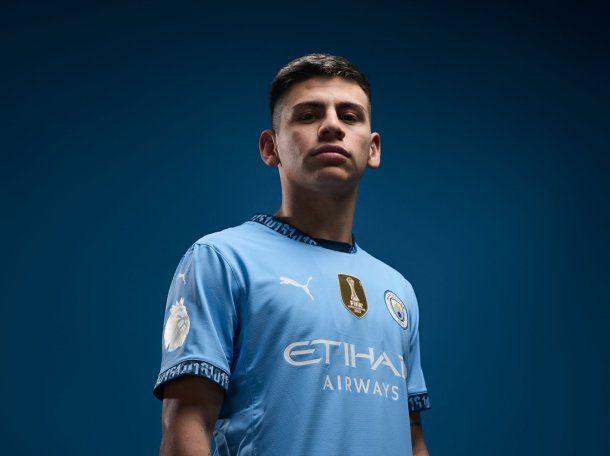 El Diablito Echeverri fue presentado en Manchester City: qué número utilizará