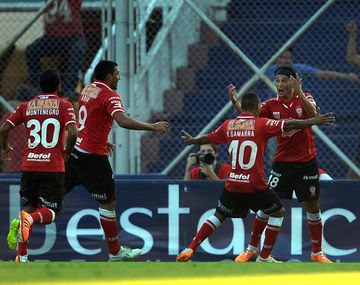 Imperdible: un relator de Huracán se indignó y estalló contra Laverni en el clásico