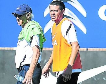 Riquelme volvió a entrenar y podrá jugar ante Arsenal