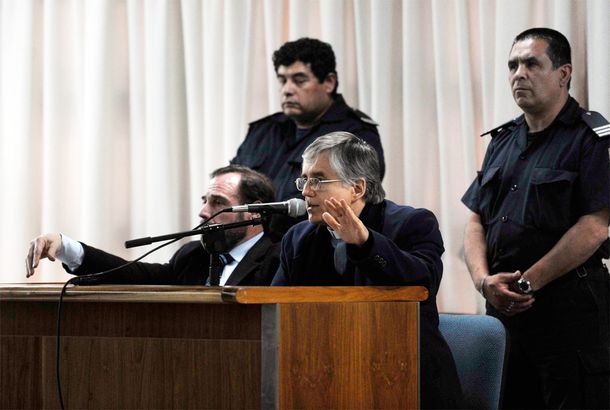 El padre Julio Grassi presentó un habeas corpus para reclamar su libertad