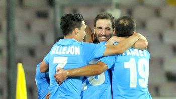 el primer gol de higuain con la camiseta del napoli el primer gol de higuain con la camiseta del napoli