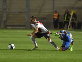 El uruguayo Saracchi abrió el marcador con un fuerte zurdazo