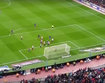 Desde la tribuna, así grabaron y festejaron el gol de Messi.
