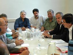 los docentes plantearon su reclamo a nacion: piden 38,6% de aumento los docentes plantearon su reclamo a nacion: piden 38,6% de aumento