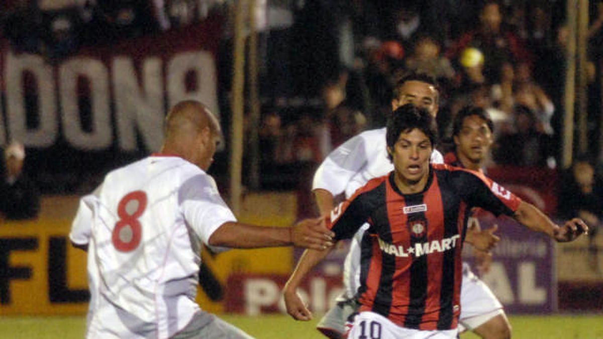 San Lorenzo igualó con Newells y comparte la punta con Tigre