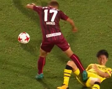 Tanaka calculó mal y vio la roja