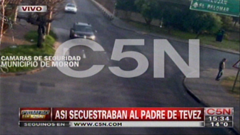 video: asi escapaban los captores tras el secuestro del padre de carlos tevez video: asi escapaban los captores tras el secuestro del padre de carlos tevez