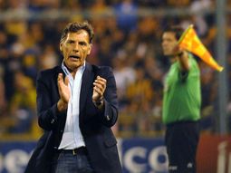 mientras siguen las dudas sobre sabella, russo esta muy comodo en central mientras siguen las dudas sobre sabella, russo esta muy comodo en central