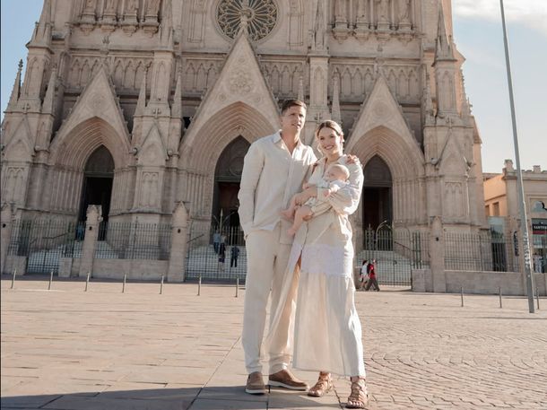 Eva Bargiela y Gianluca Simeone bautizaron a su hijo en la Basílica de Luján: las imágenes