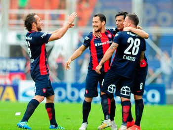San Lorenzo derrotó a Vélez y sigue de racha
